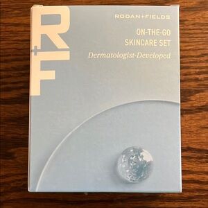 R&F REVERSE travel set.